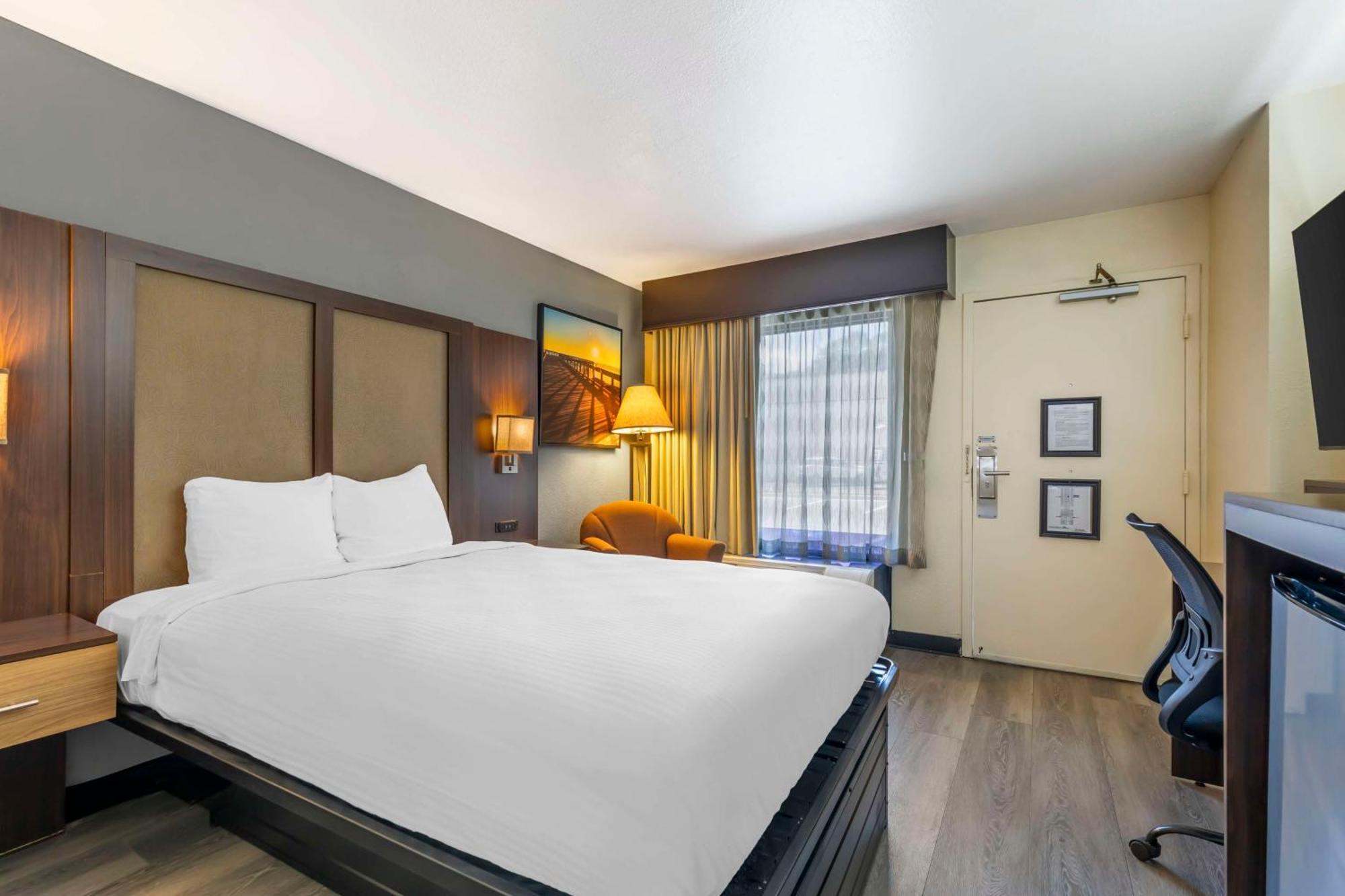 Best Western Salisbury Plaza Exterior photo